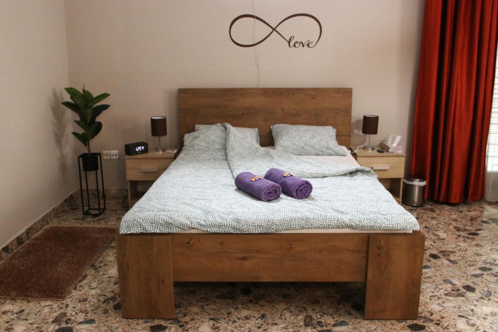 Tulipan Apartman Gödöllő Eksteriør billede